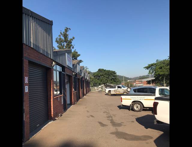 120M² WAREHOUSE TO LET IN NEW GERMANY